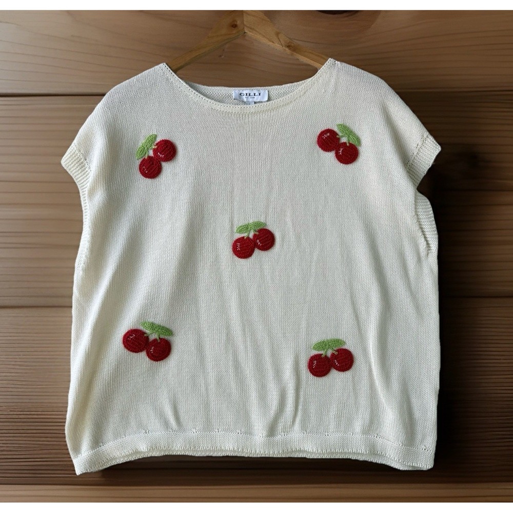 Gilli Lexi Knit Top Women's L Cream Cherry‎ Embroidered Appliqué Sweater
